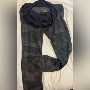 Isabel sz Small maternity workout leggings